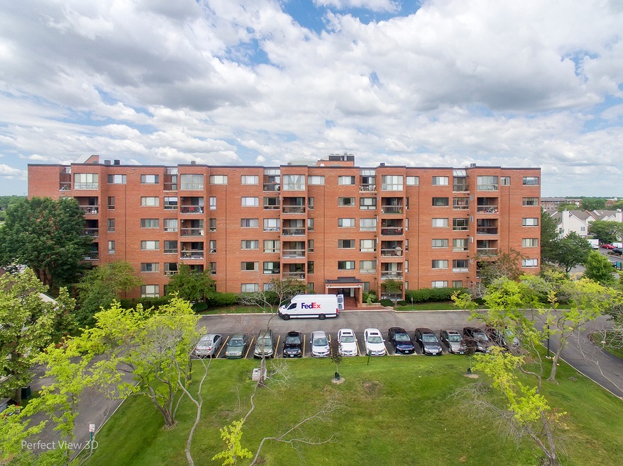 600 Naples Ct unit 307, Glenview, IL 60025 - photo 1