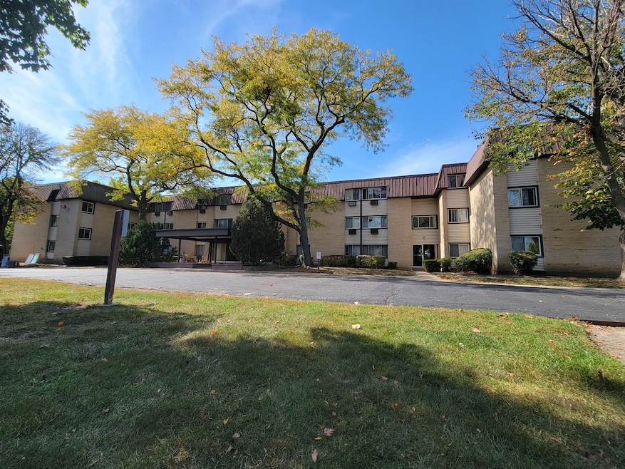 810 E Shady Way unit 102, Arlington Heights, IL 60005 - photo 1