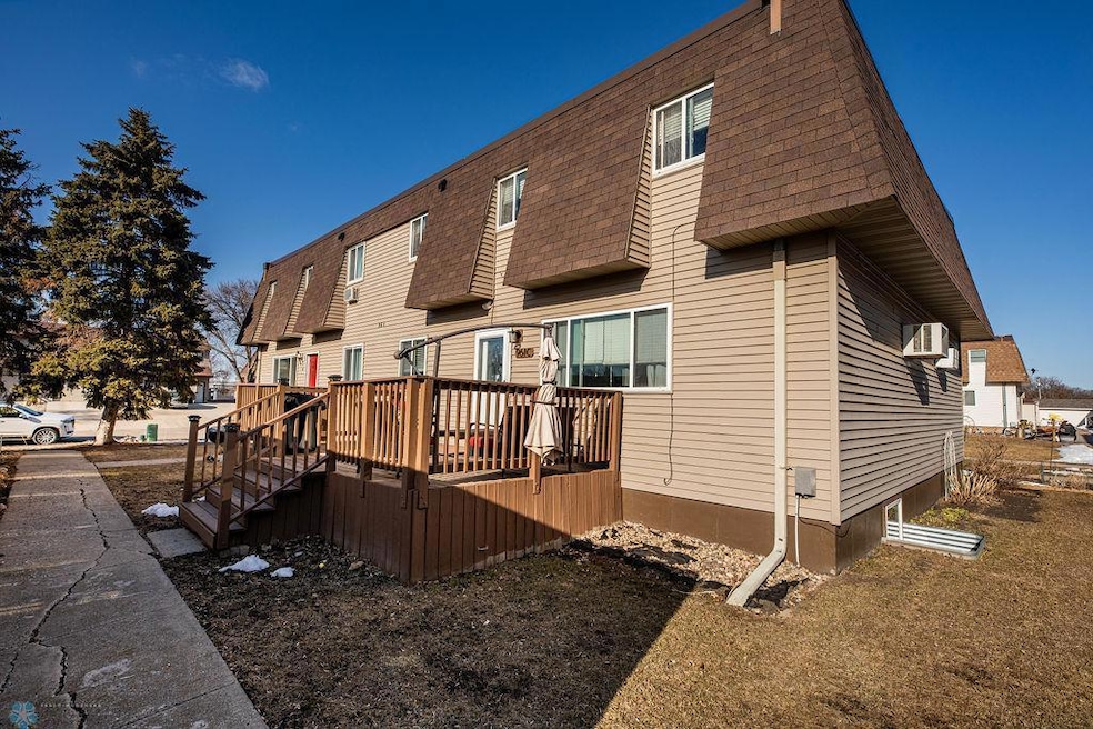 Huge Deck