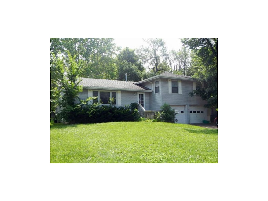 9435 Haskins St, Lenexa, KS 66215 - photo 1