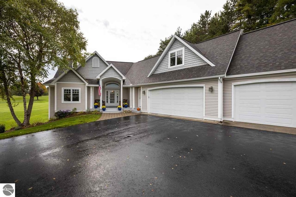 Extra large turn around area