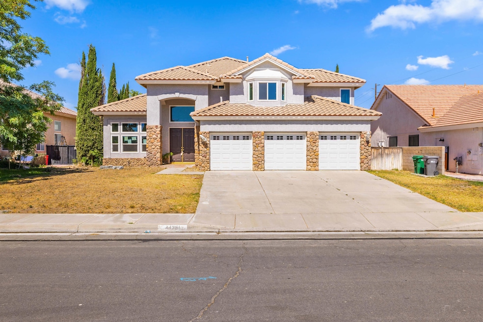 197-935374 Front of Property