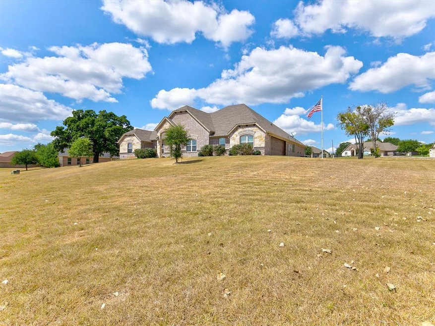 4402 Twin Oak Ct, Granbury, TX 76049 - photo 1