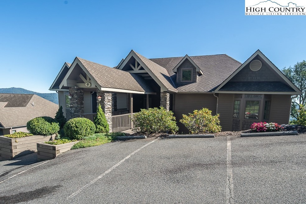 Reserve II TURN KEY condo on Sugar Mountain