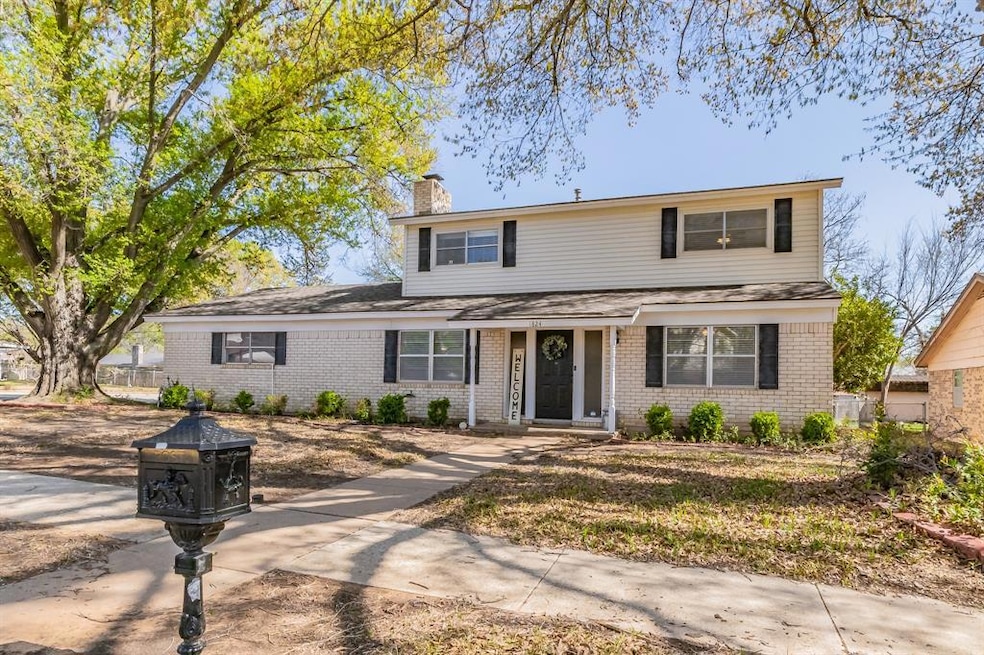 1824 Chattanooga Dr, Bedford, TX 76022 - photo 1