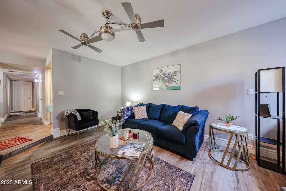 Living room 1