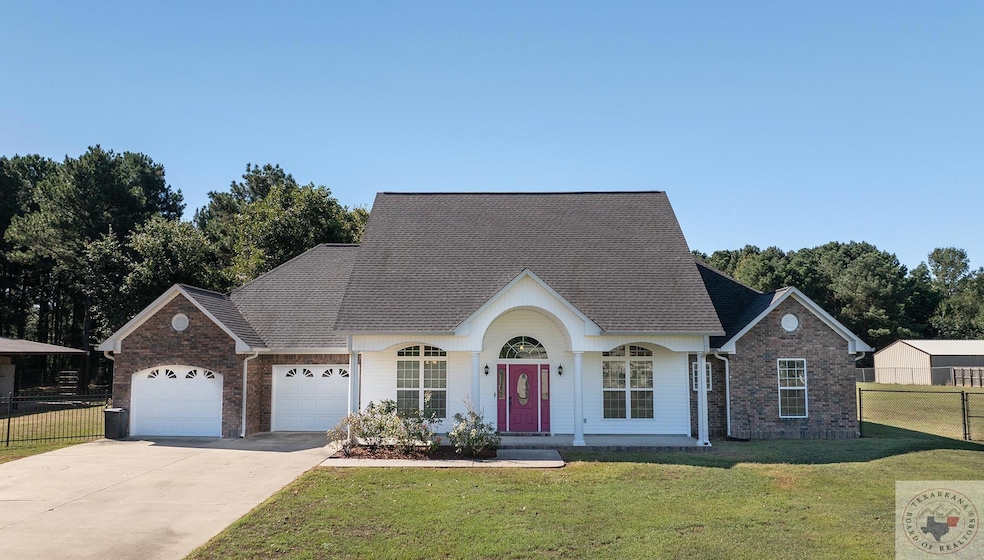 2607 Holly Dr, Texarkana, TX 75501 - photo 1