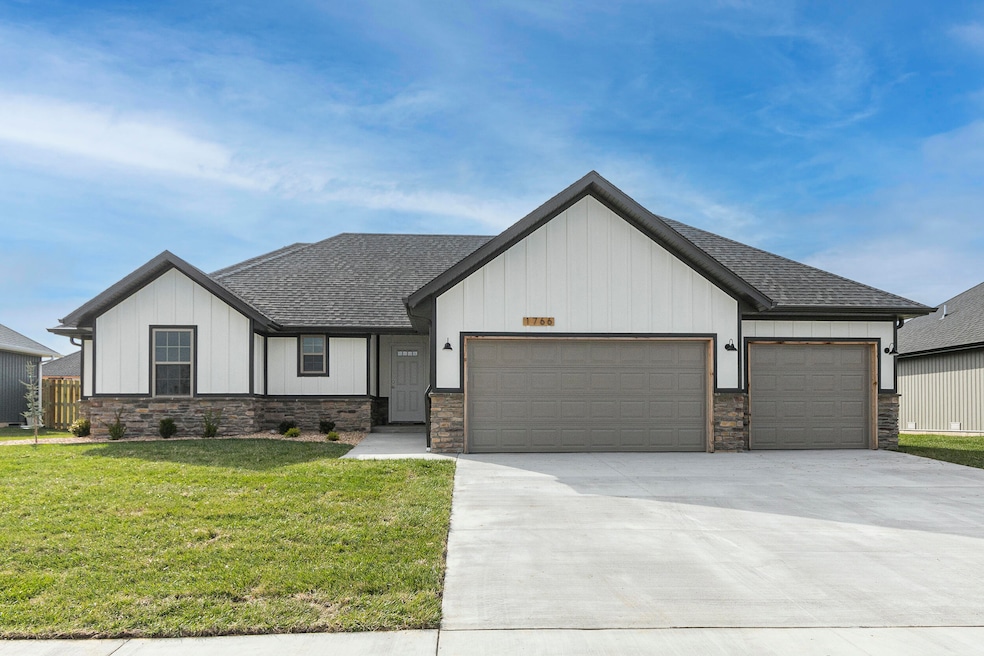 1766 E New Madrid Dr, Republic, MO 65738 - photo 1