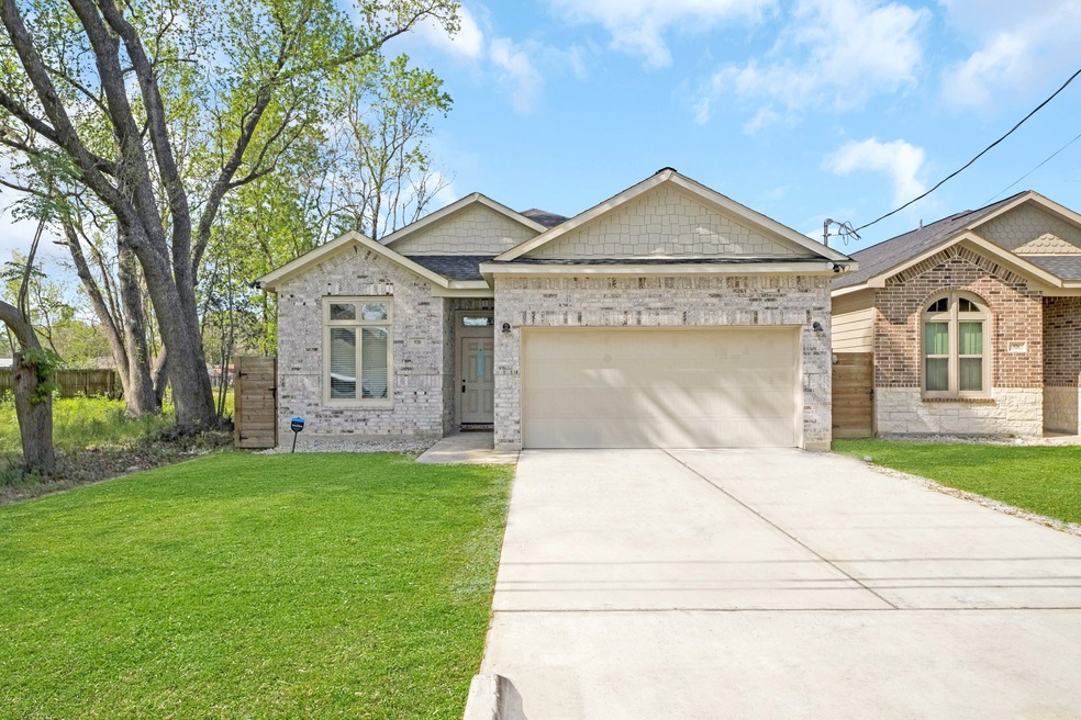 928 Dewalt St, Houston, TX 77088 - photo 1