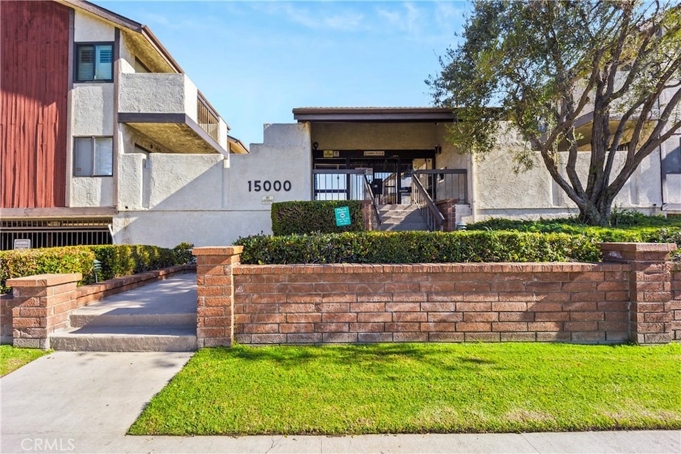 15000 Halldale Ave unit 101, Gardena, CA 90247 - photo 1