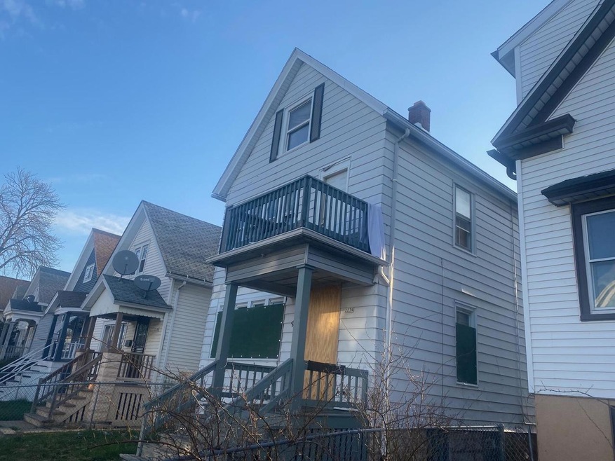 2234 S 15th Pl, Milwaukee