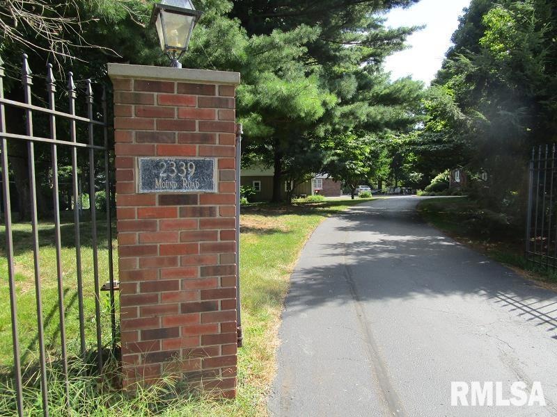 2339 Mound Rd, Jacksonville, IL 62650 - photo 1