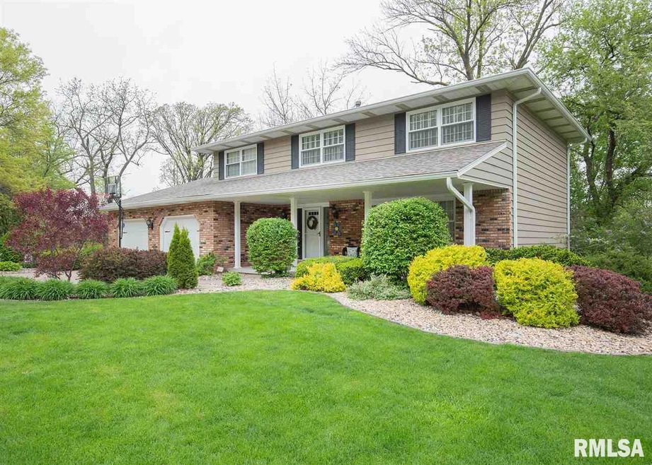 16 Oakbrook Dr, Bettendorf, IA 52722 - photo 1