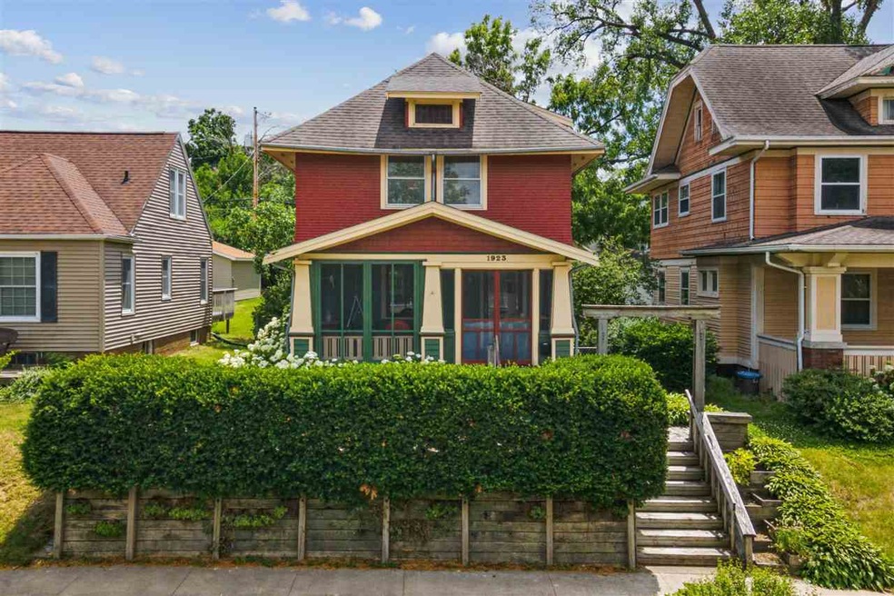 1923 Washington Ave SE, Cedar Rapids, IA 52403 - photo 1