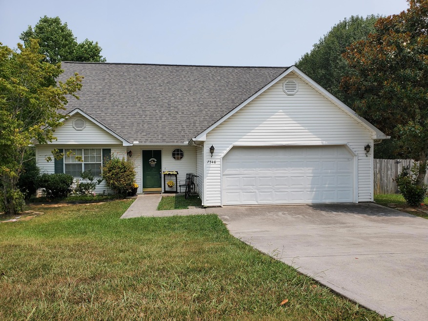Welcome home to 7548 Applecross Rd