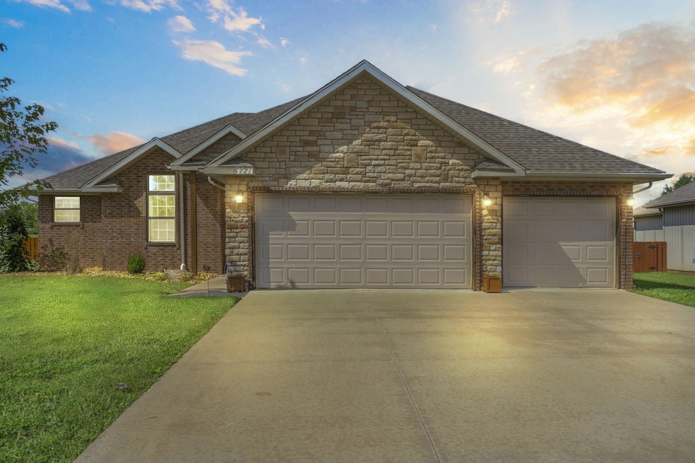 5721 W Alexa Ln, Springfield, MO 65802 - photo 1