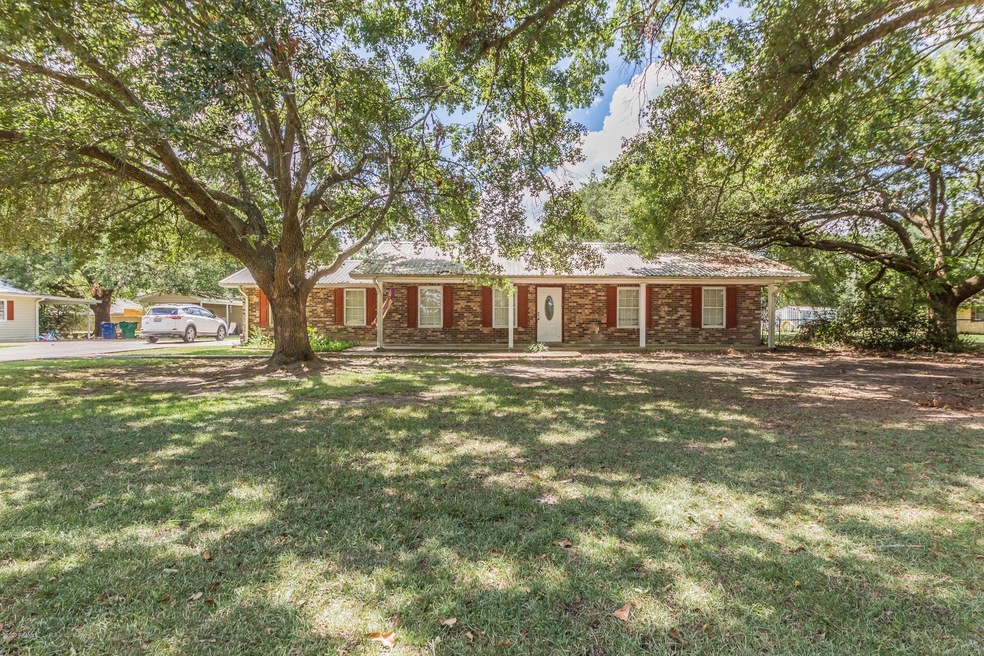 220LedouxDrExt-2
