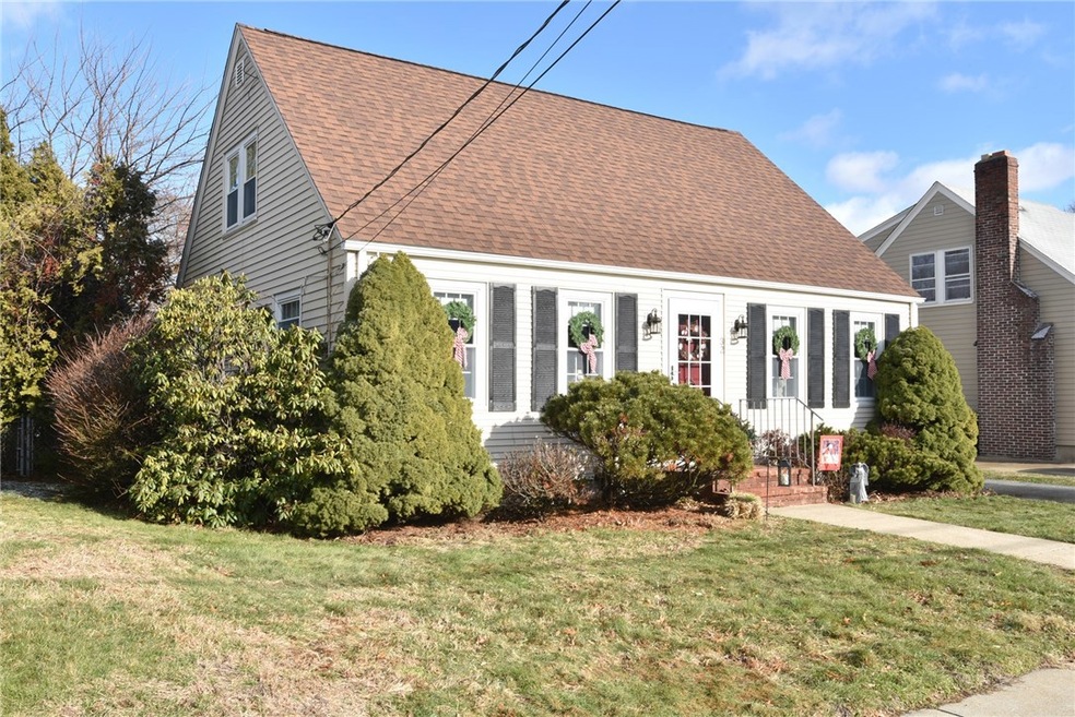 Exterior and front yard