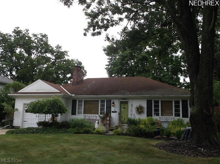 8895 Lindbergh Blvd, Olmsted Falls, OH 44138 - photo 1