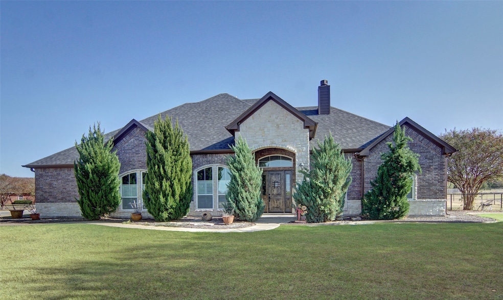 1007 Bentwater Pkwy, Granbury, TX 76049 - photo 1