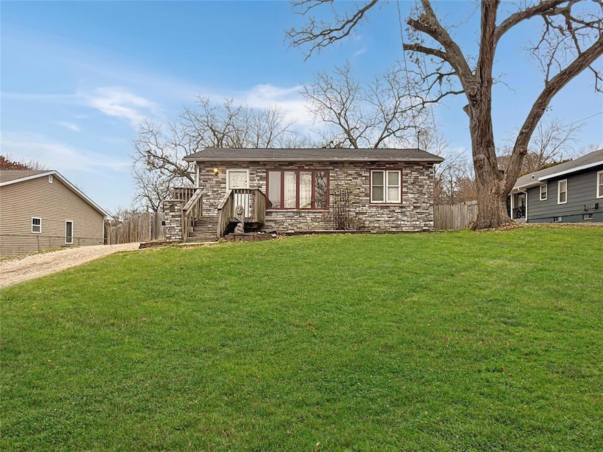 222 E Broad St, Des Moines, IA 50315 - photo 1