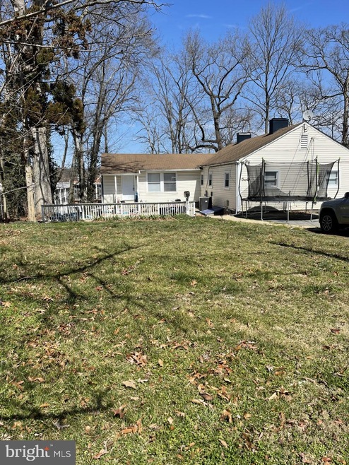 5800 Crestwood Place, Riverdale, MD 20737 - photo 1