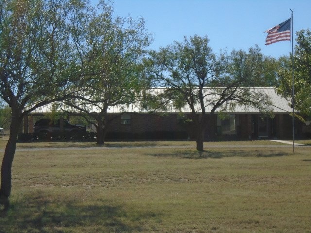 12129 Twin Lakes Ln, San Angelo, TX 76904 - photo 1