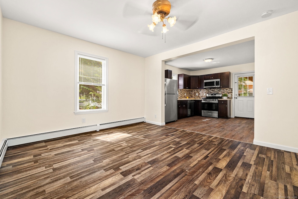 143 Kneen St unit 1, Shelton, CT 06484 - photo 1