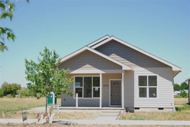 1117 Boulder Ridge St, Central Point, OR 97502 - photo 1