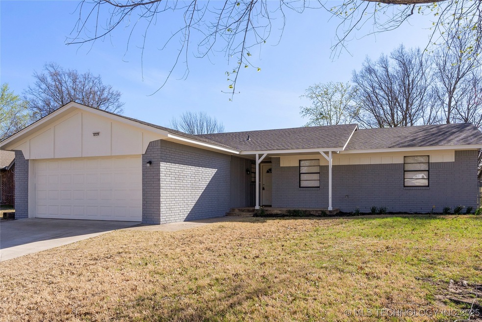 4329 S Cedar Ct, Broken Arrow, OK 74011 - photo 1