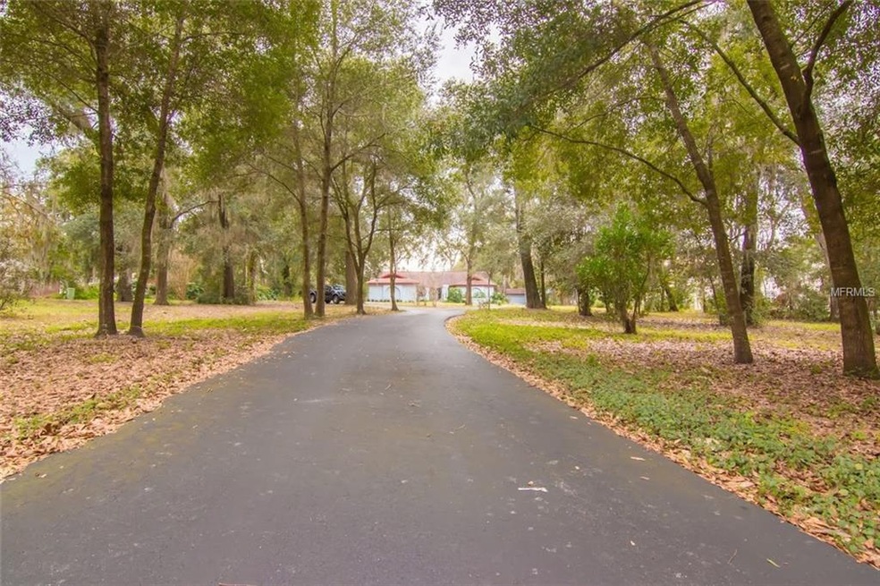 Gorgeous Acreage!