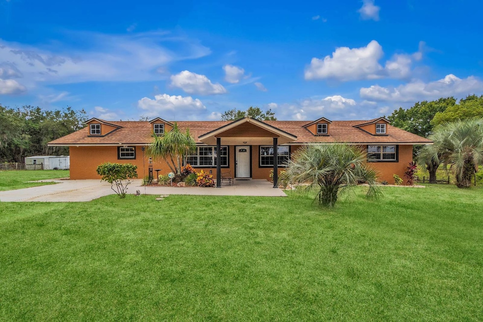 22134 Obrien Rd, Howey-In-the-hills, FL 34737 - photo 1