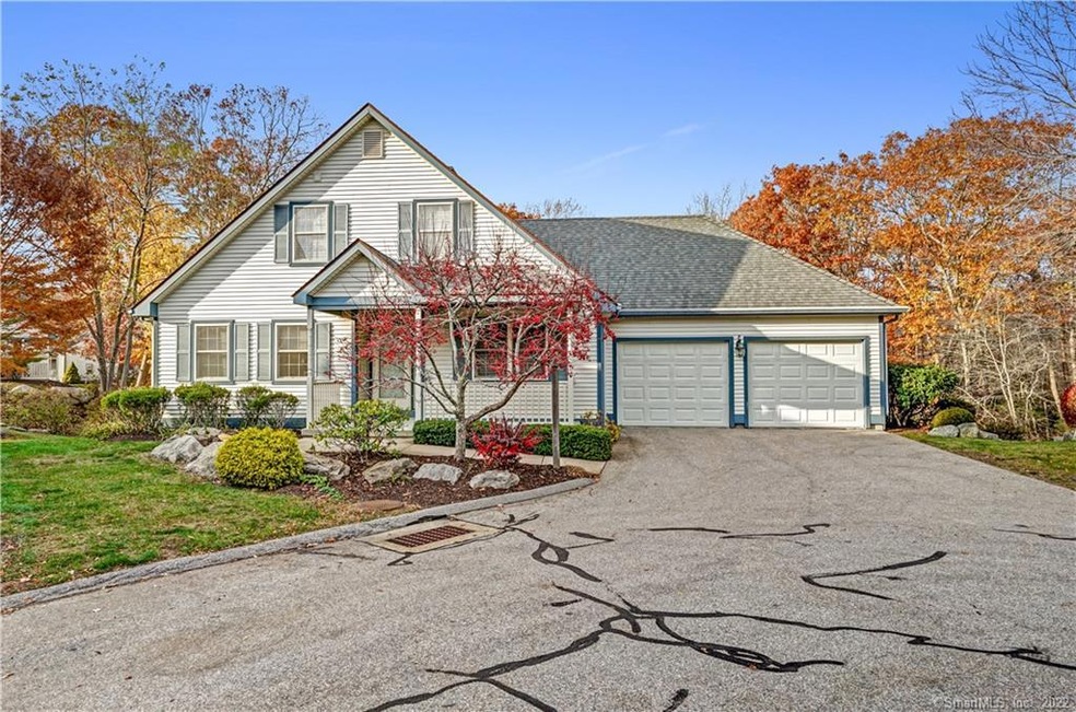 8 Crabapple Ln, Niantic, CT 06357 - photo 1