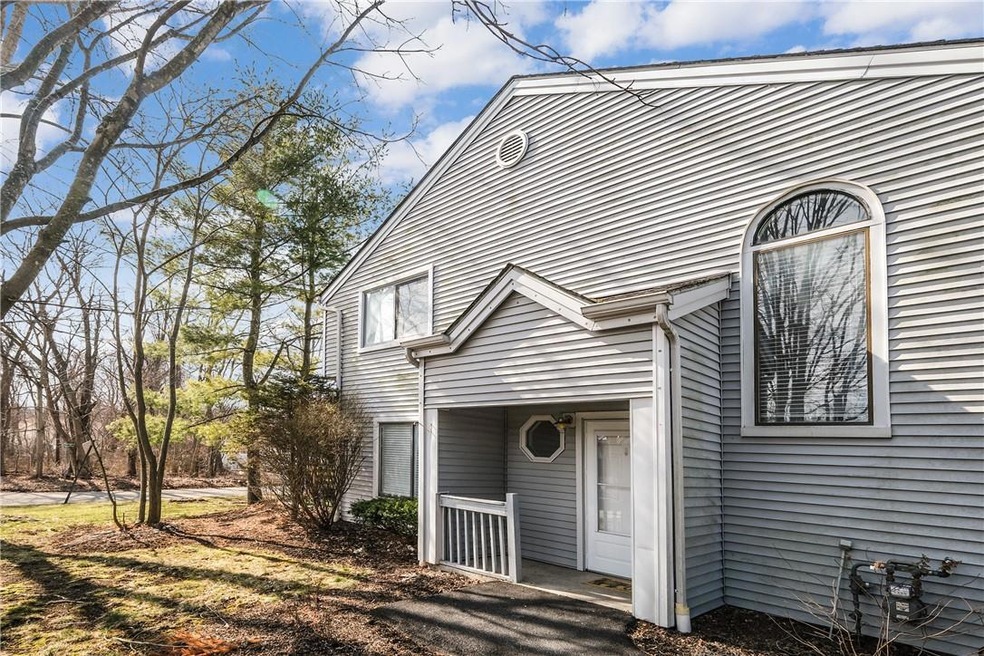 7 Country Place unit 7, Mohegan Lake, NY 10547 - photo 1