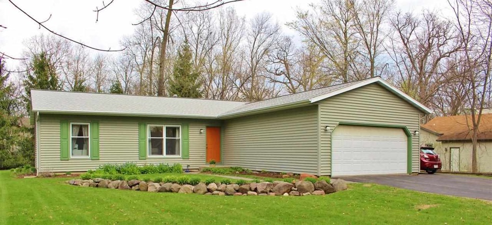 457 Meander Wood Rd, Oregon, WI 53575 - photo 1