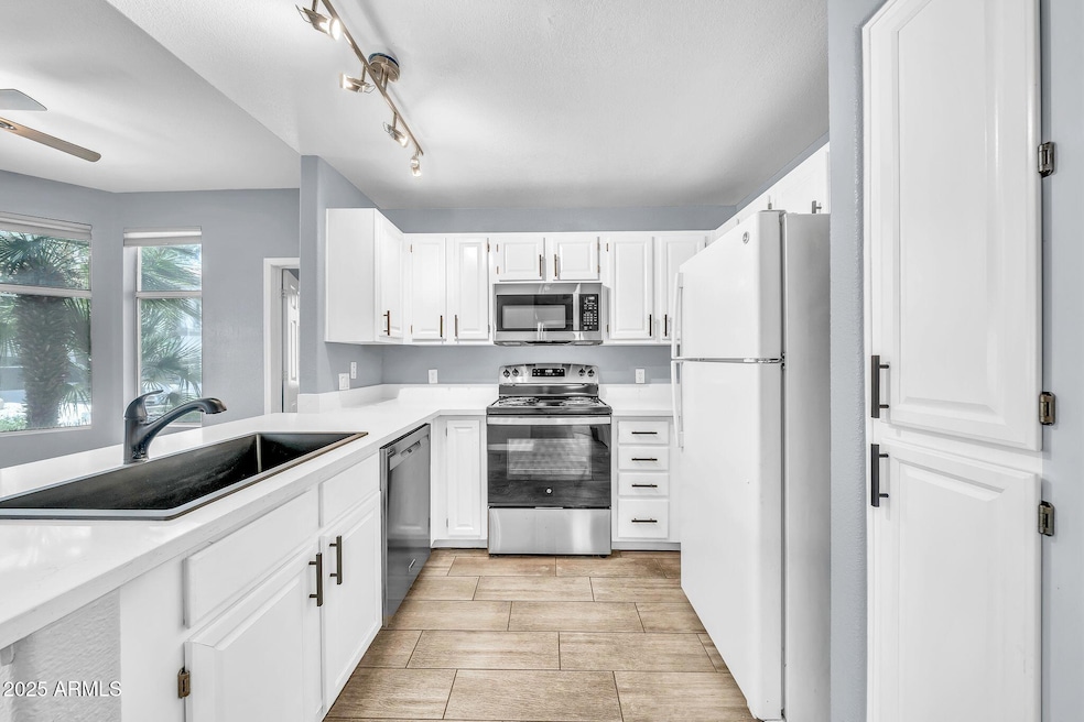 11375 E Sahuaro Dr 1008-10