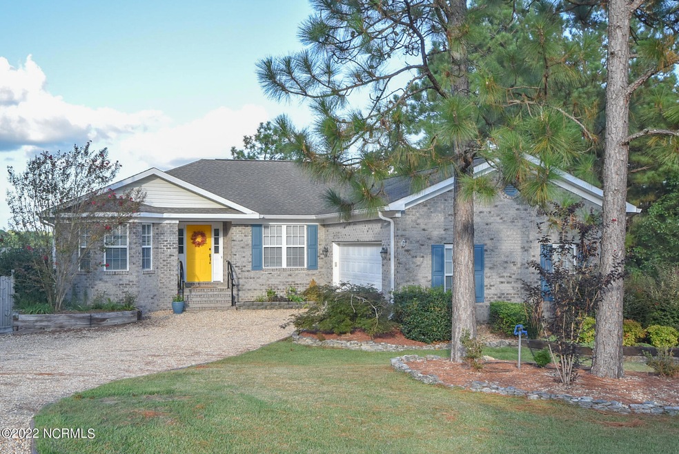 6 Emerald Lane