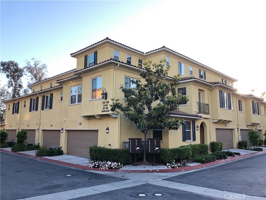 122 Vintage unit 20, Irvine, CA 92620 - photo 1