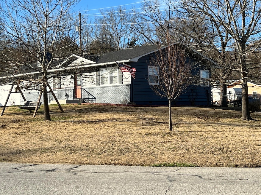 110 Lakeshore Dr, Kimberling City, MO 65686 - photo 1