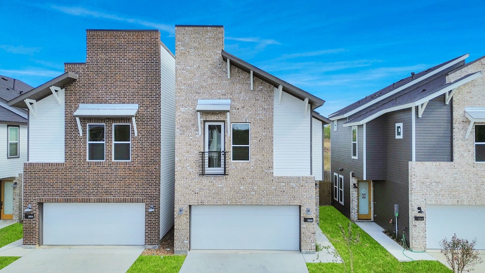 For Rent $2,400/month