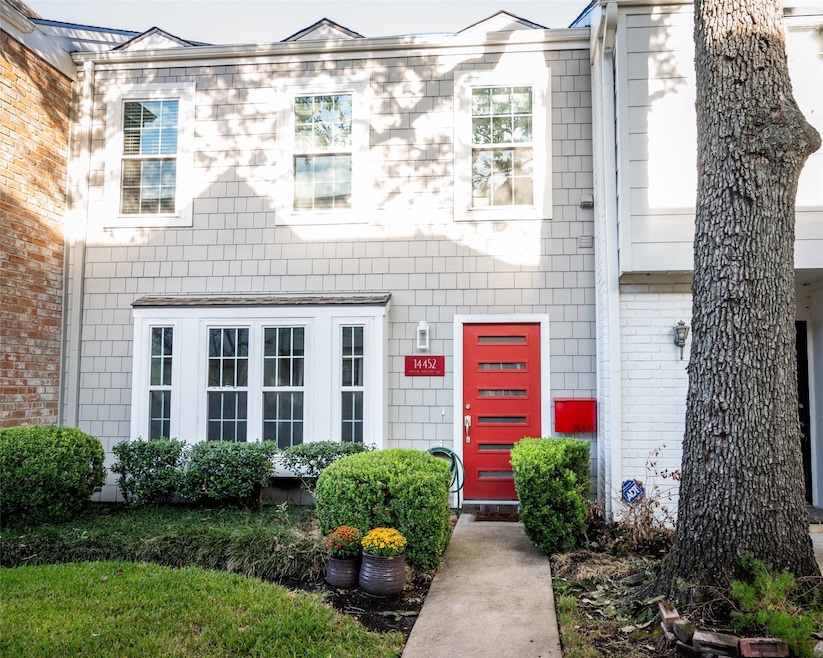14452 Misty Meadow Ln, Houston, TX 77079 - photo 1