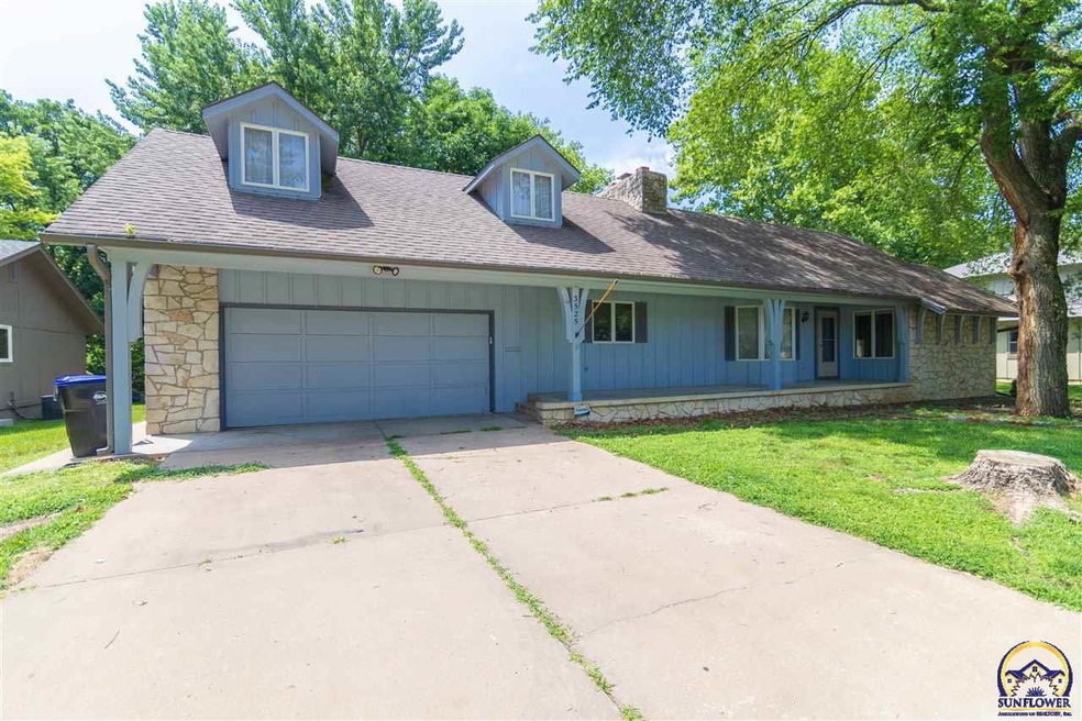 3525 SW Randolph Ave, Topeka, KS 66611 - photo 1