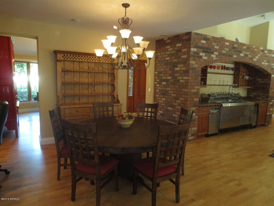 Photo - Kitchen