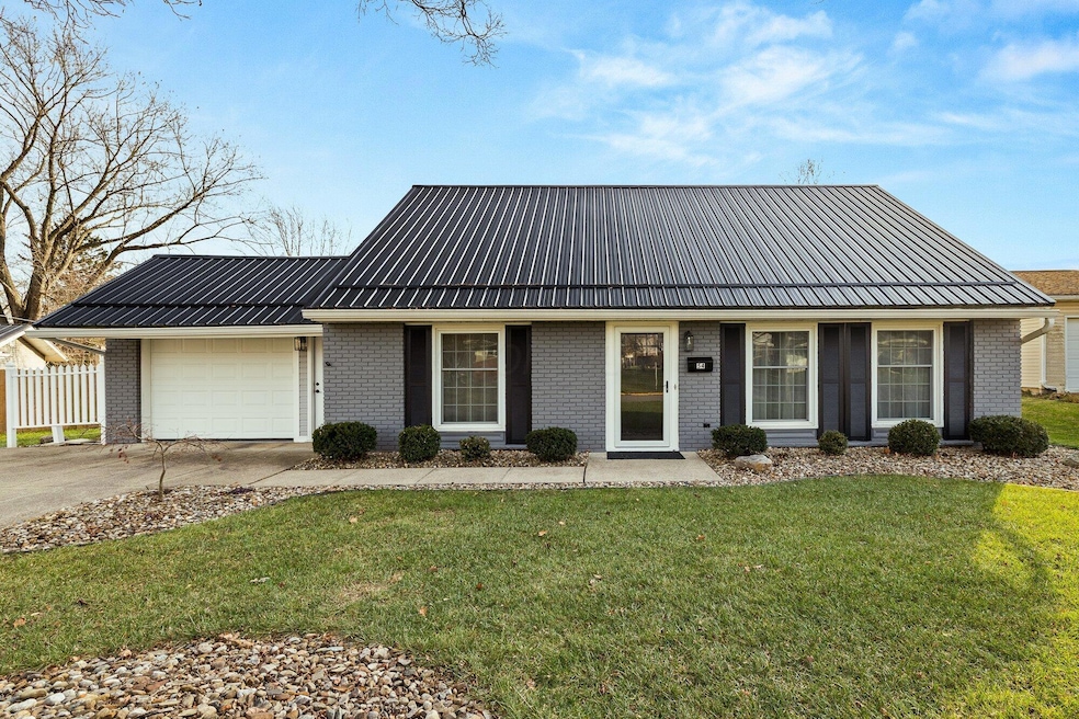 54 Pembroke Blvd, Mansfield, OH 44904 - photo 1