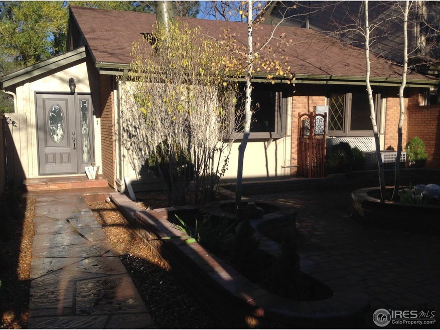 Private Front Yard