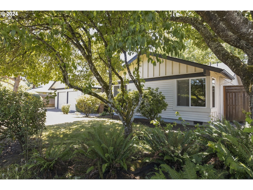 2466 Erin Way, Eugene, OR 97408 - photo 1