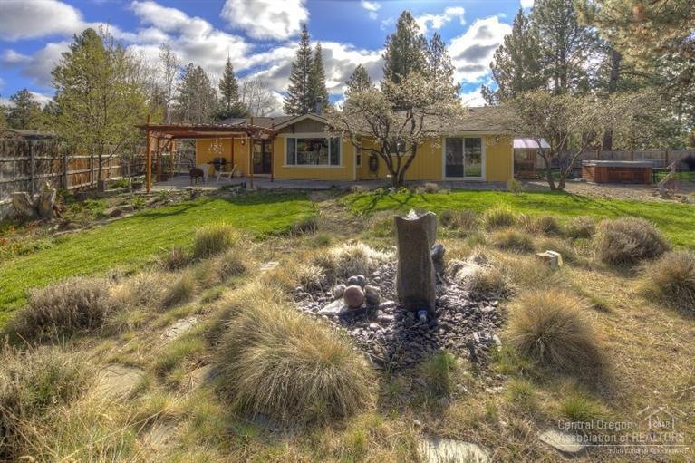 61303 King Solomon Ln, Bend, OR 97702 - photo 1