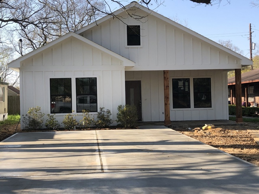 510 Malone St, Tomball, TX 77375 - photo 1