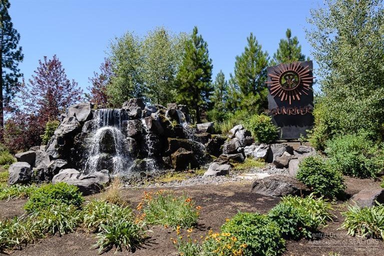 17633 Loon Ln unit 19, Sunriver, OR 97707 - photo 1