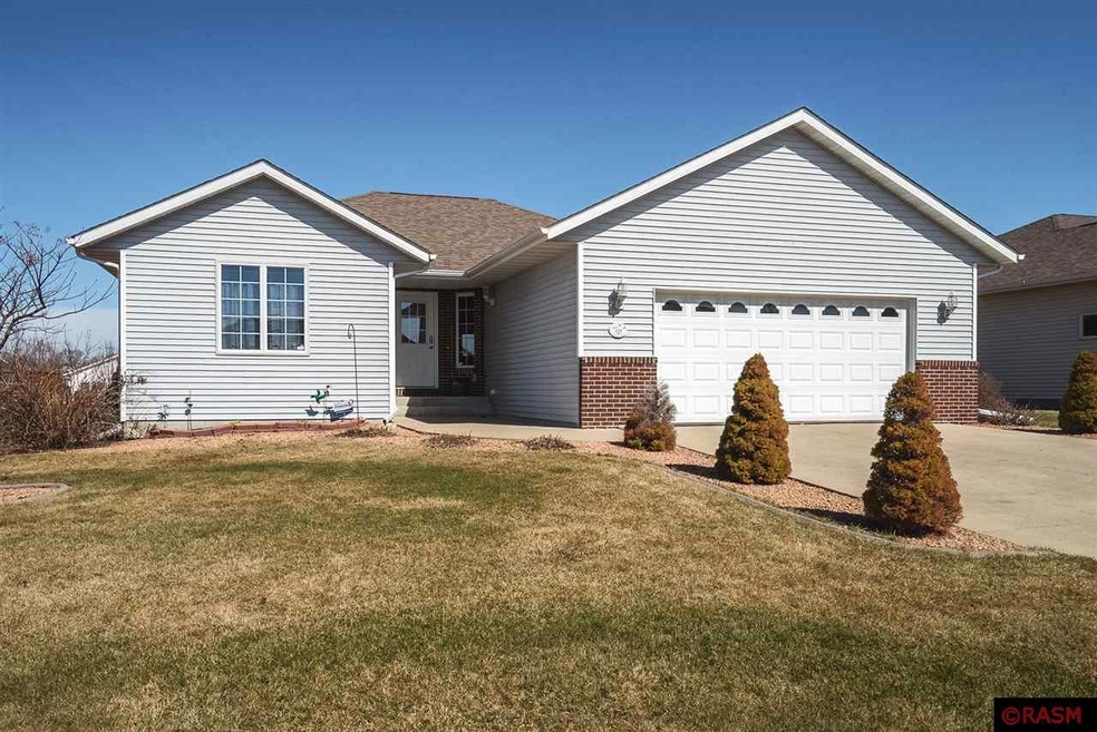 104 Cole Ct, Mankato, MN 56001 - photo 1